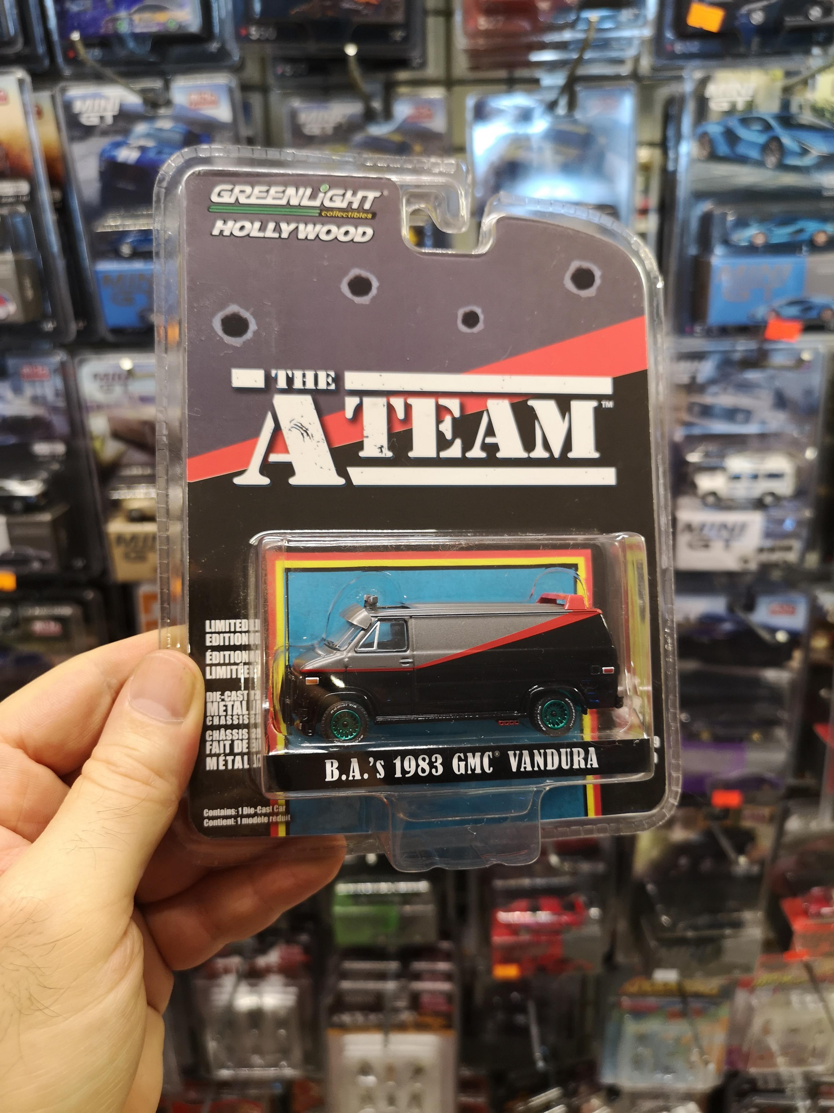 Greenlight 1:64 1983 GMC Vandura A Team Chase
