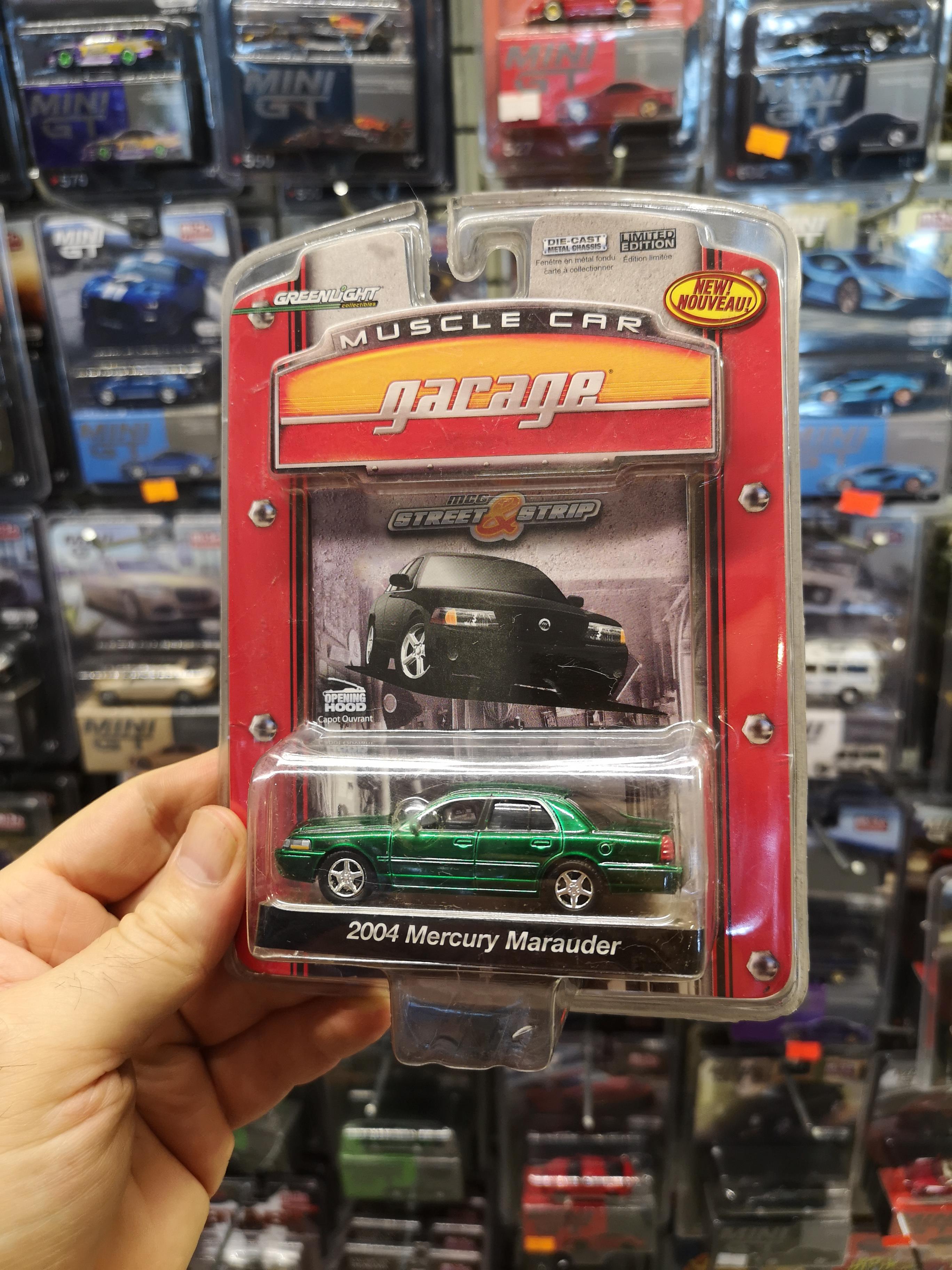 Greenlight 1:64 2004 Mercury Marauder Chase