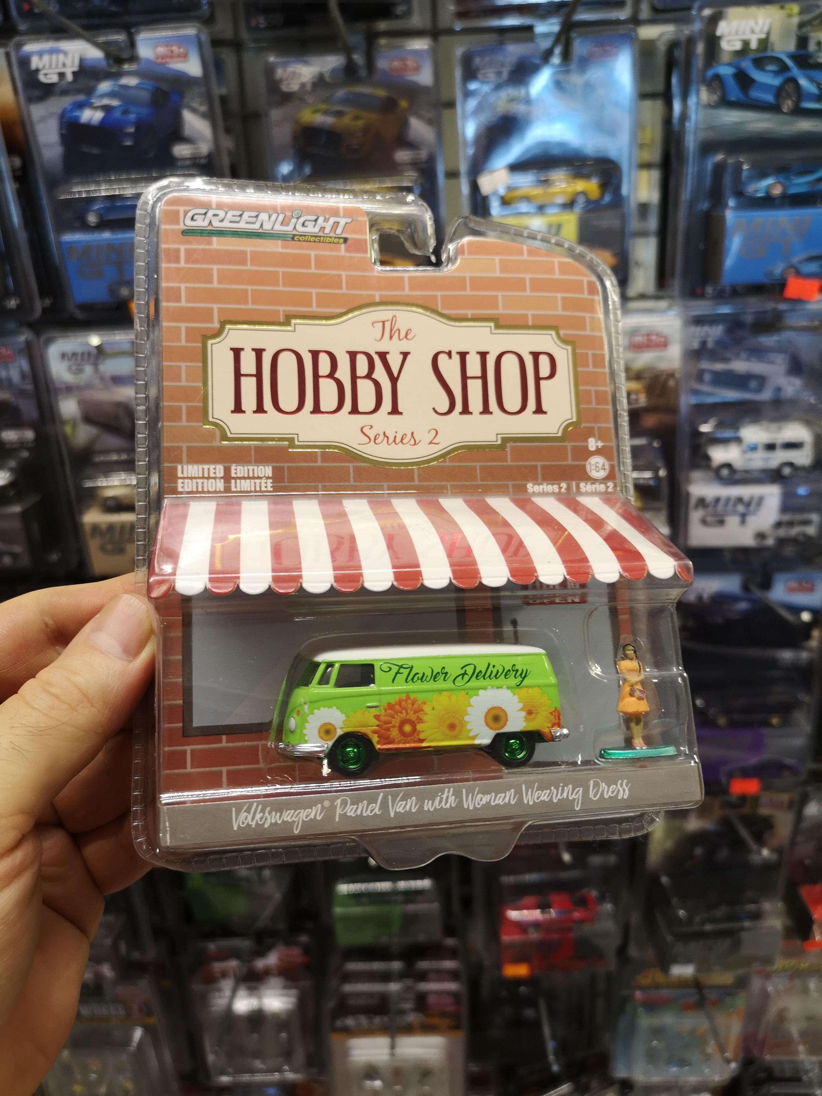 Greenlight 1:64 Volkswagen Panel Van with Woman Chase