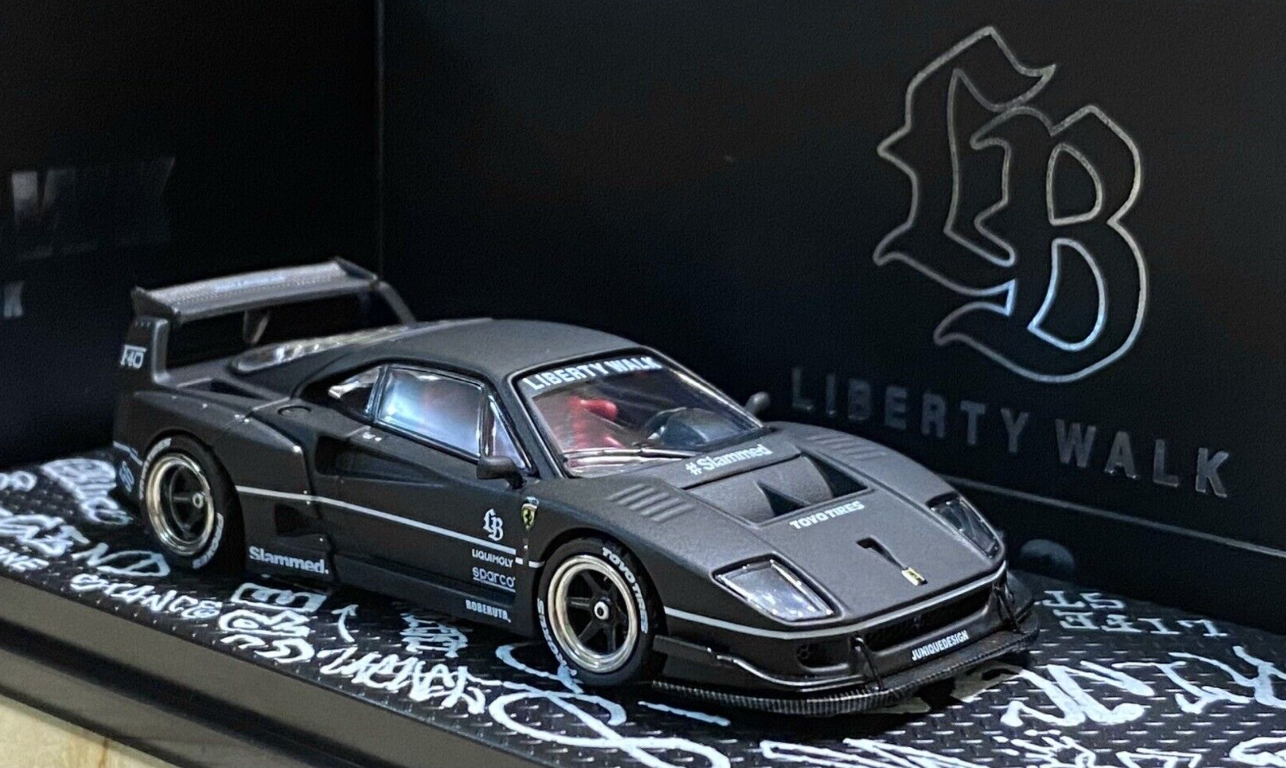 İNNO64 Ferrari F40 LBWK Matte Black Hong Kong Toycar Salon 2023 Special Edition
