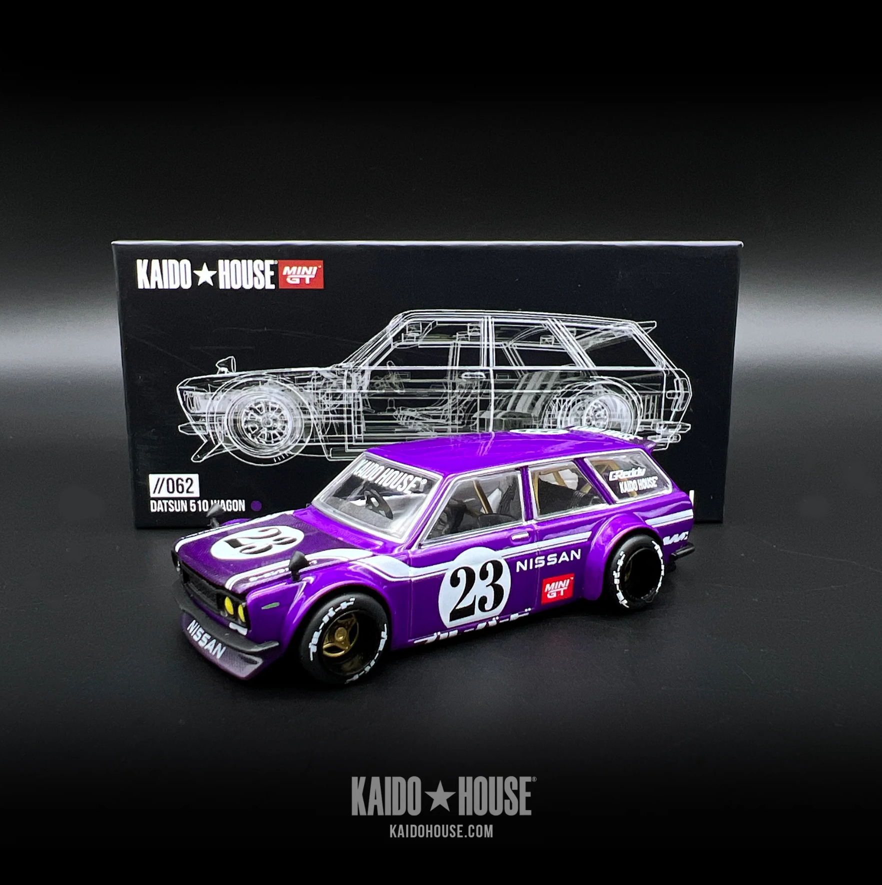 Mini GT Datsun Kaido 510 Wagon Carbon Fiber v1