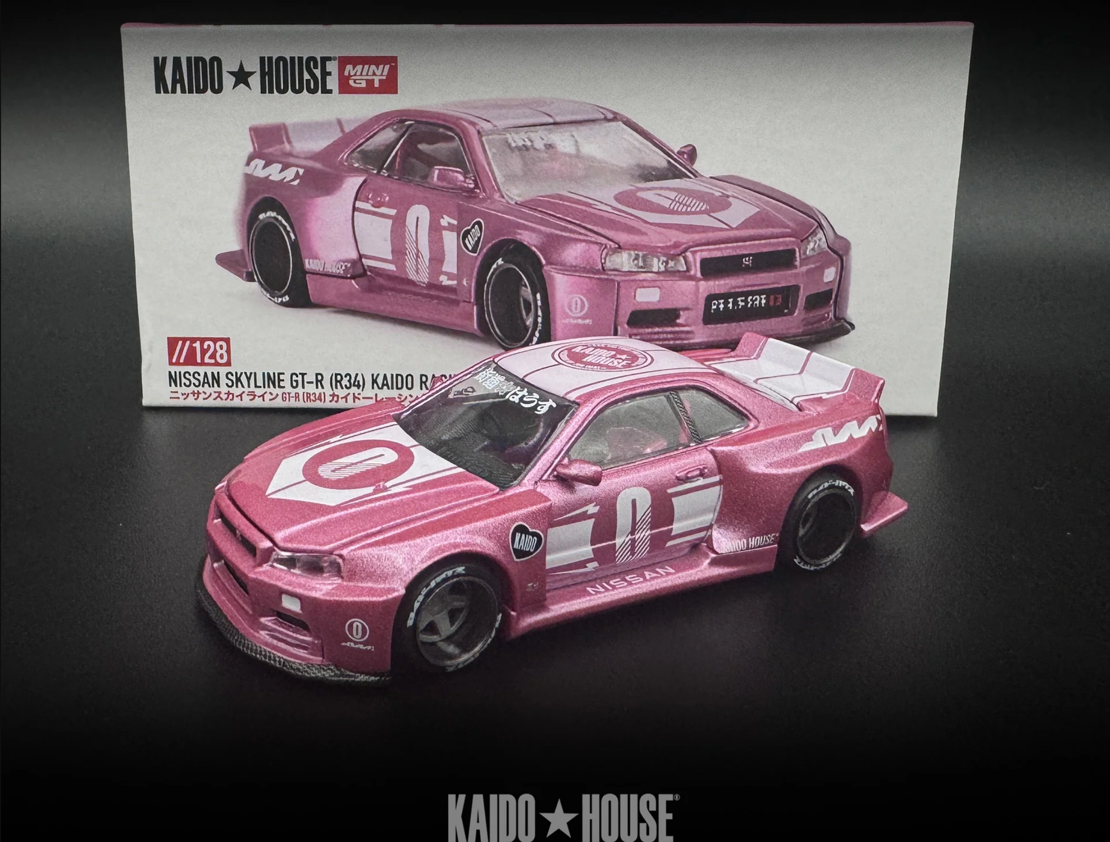 Mini GT Kaido House Nissan Skyline GT-R R34 Kaido Racing Factory V1 pinkl
