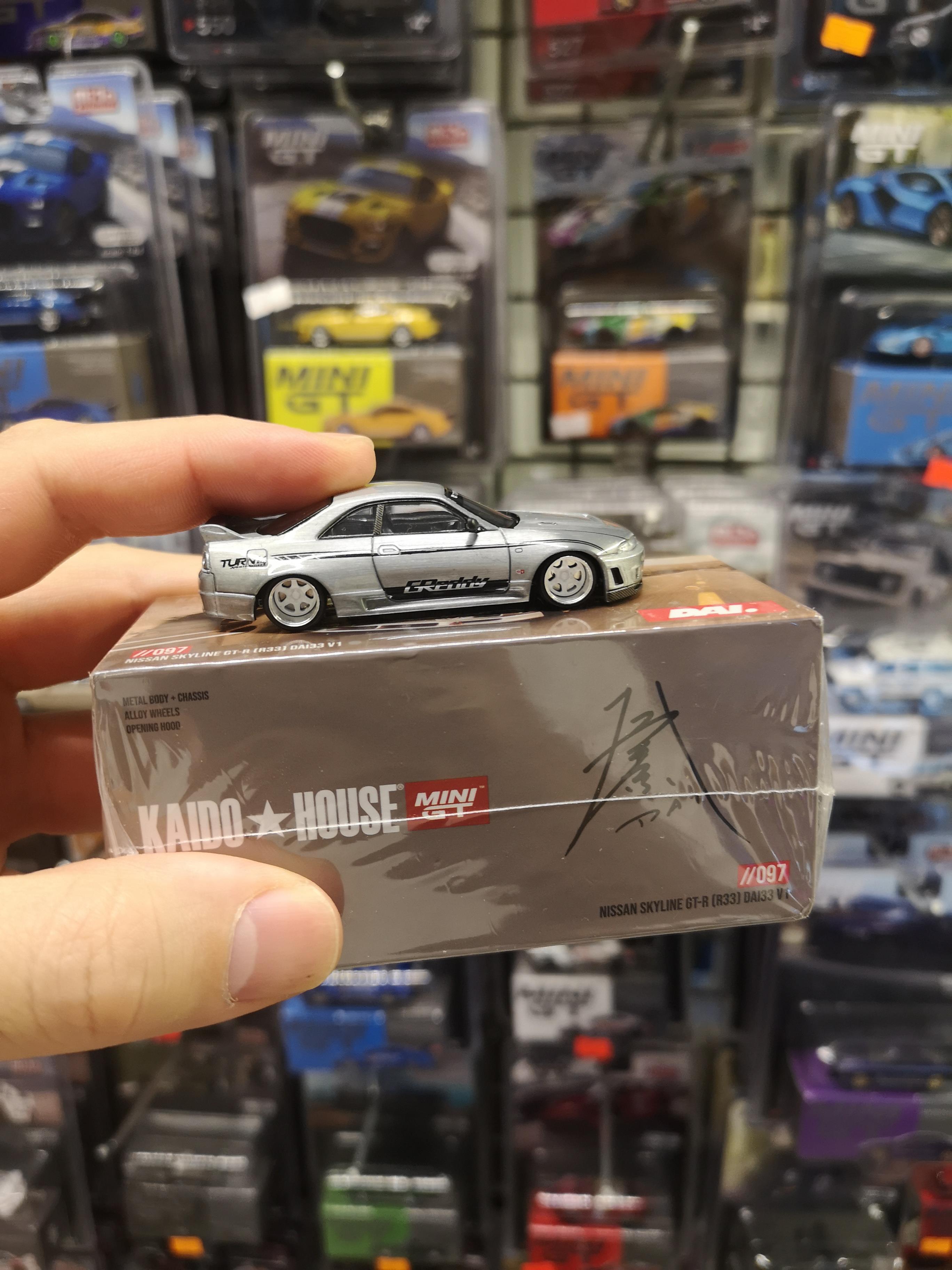 Mini GT Kaido House Nissan Skyline GT-R R33 DAI33 V1 CHASE