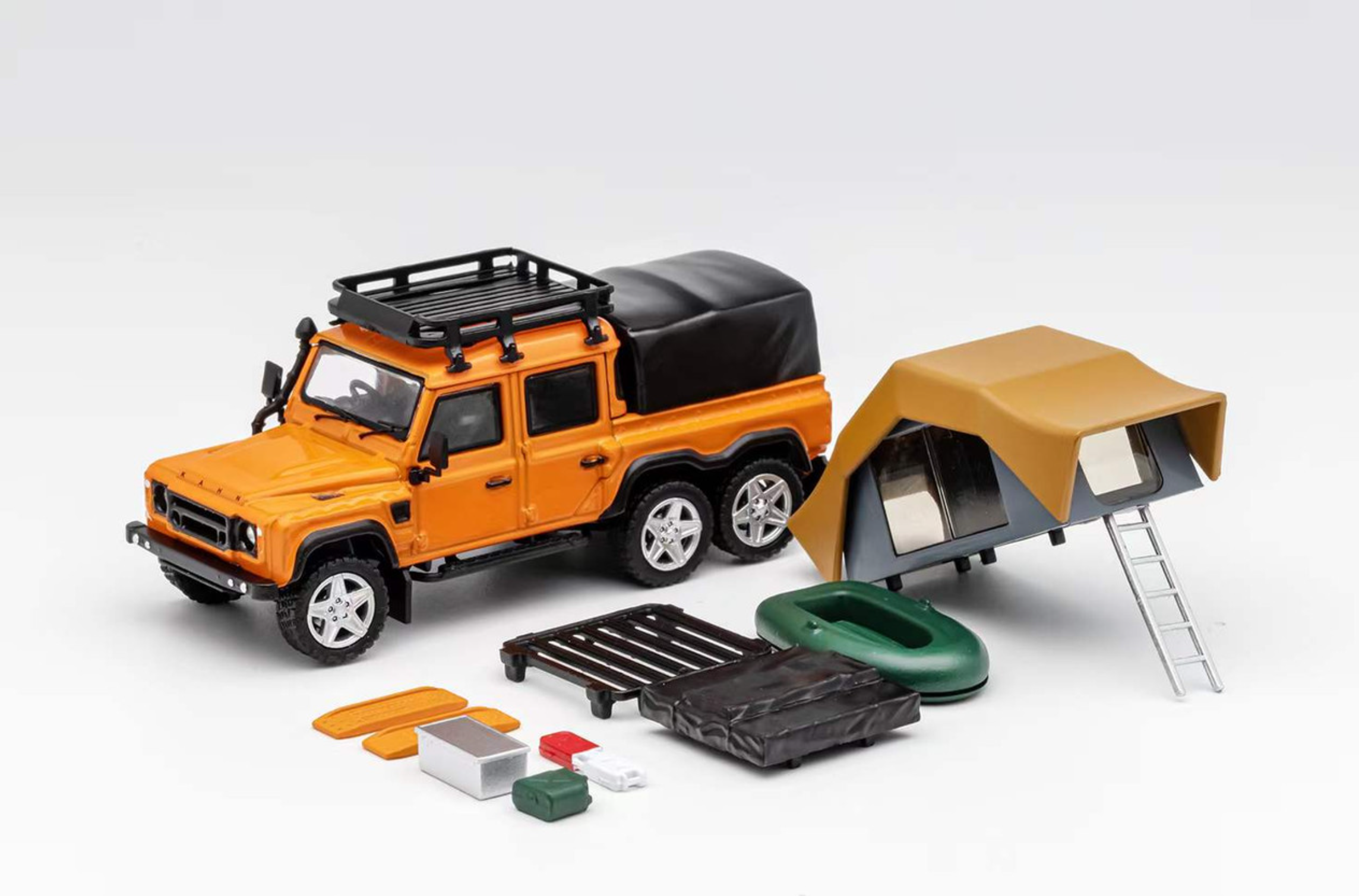 GCD Land Rover Defender 6x6 camping