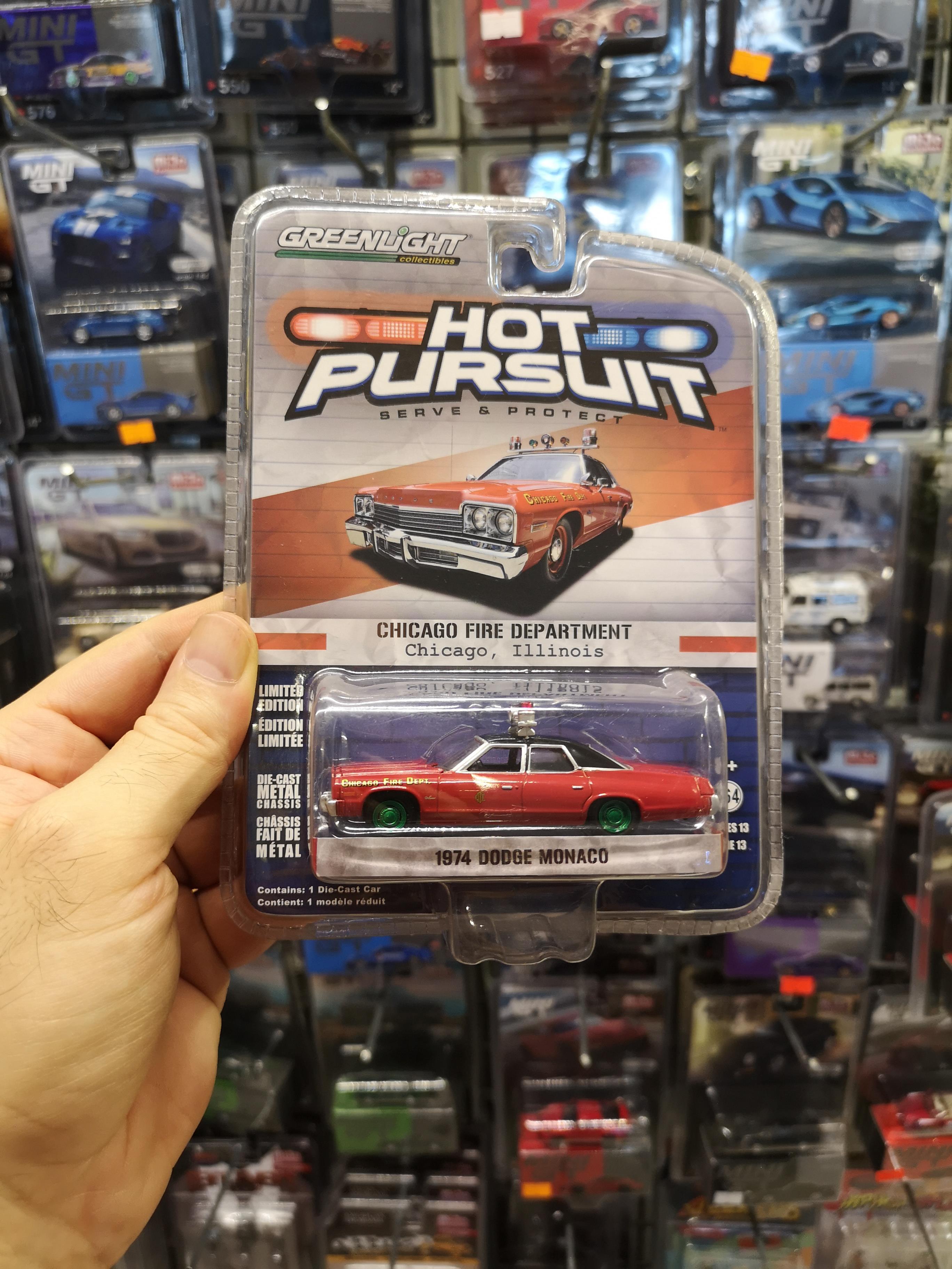 Greenlight 1:64 1974 Dodge Monaco Chase