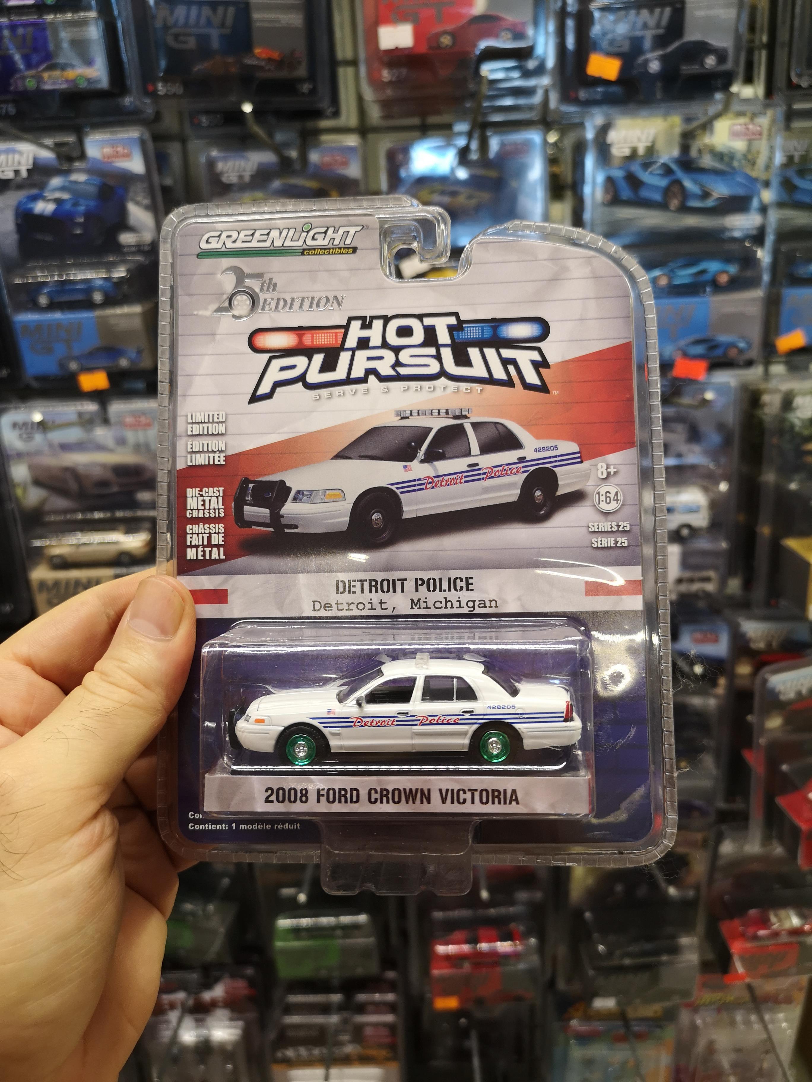 Greenlight 1:64 2008 Ford Crown Victoria Hot Pursuit Chase