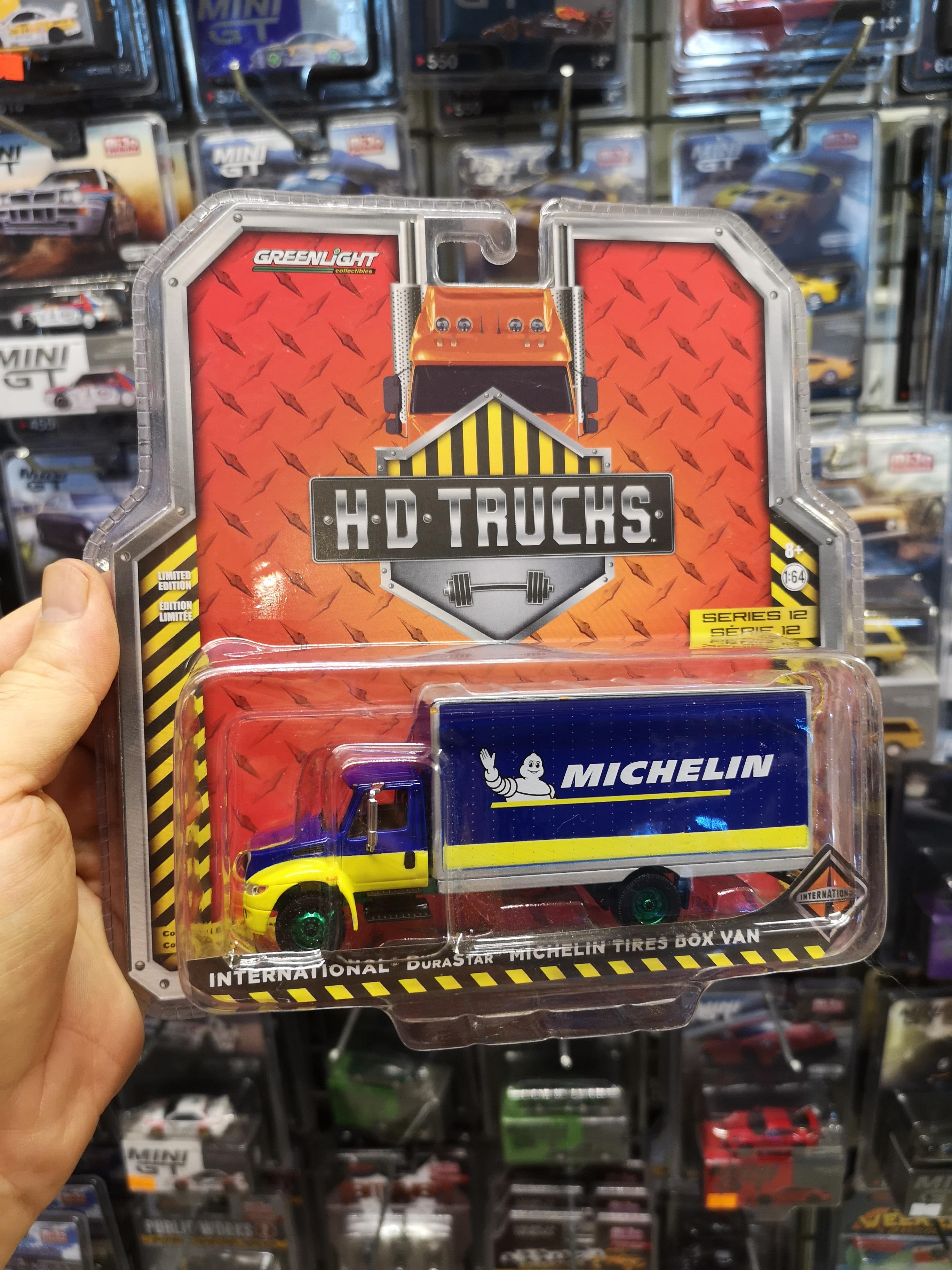 Greenlight 1:64 International durastar Michelin tires Box van Chase