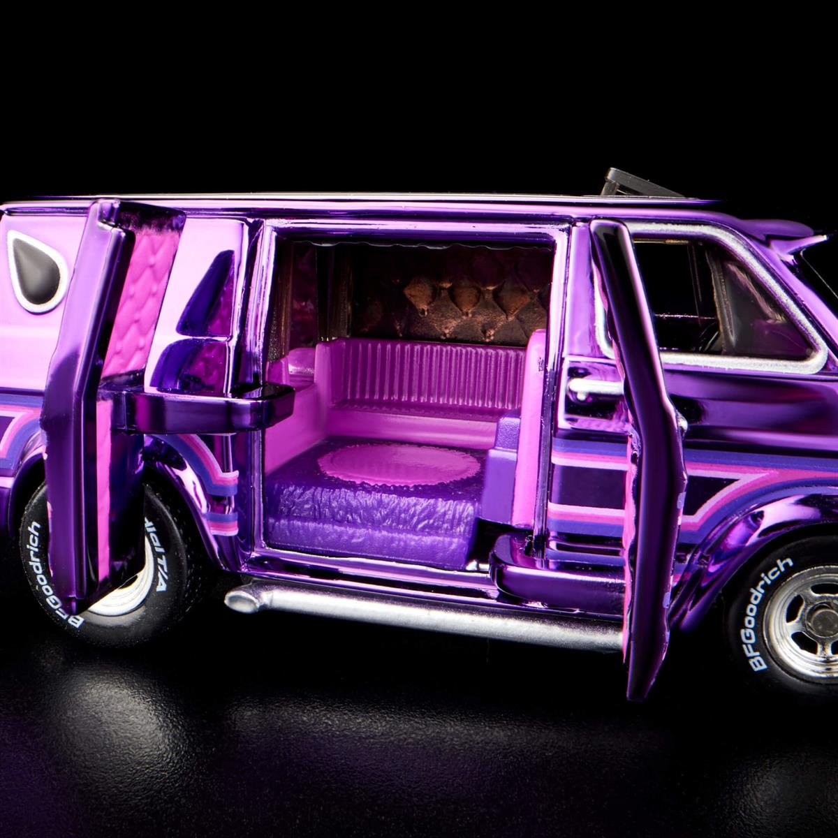 Hot Wheels Collectors RLC Exclusive ‘70s Dodge Tradesman Van