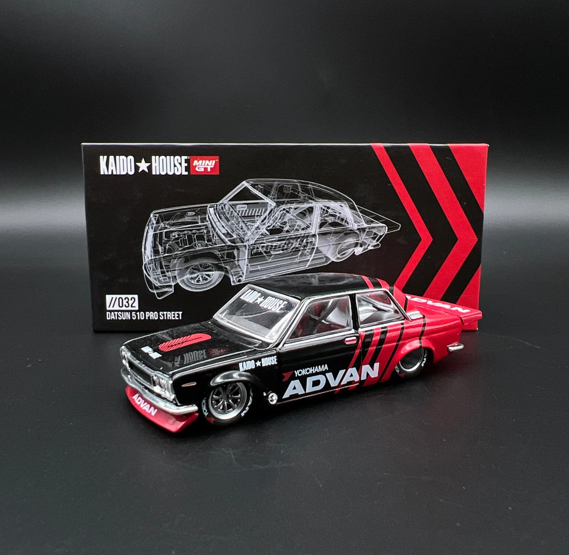 Mini GT Kaido House Datsun 510 Pro Street Advan