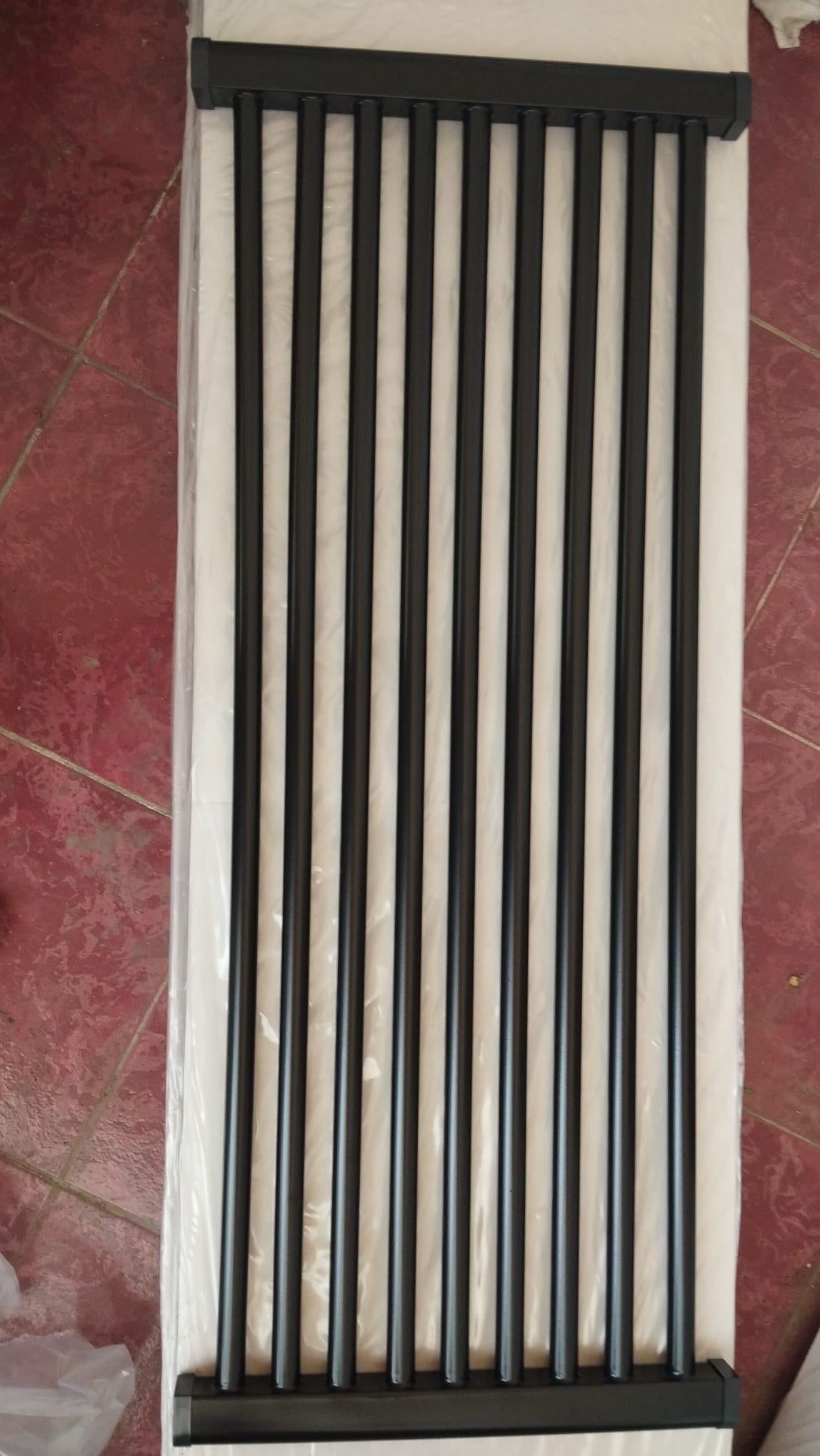 1000X400 (9) Borulu Siyah Havlu Radyatör + 2 Adet Radyatör Vanası Siyah  