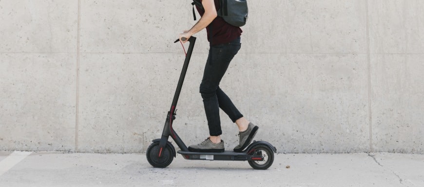 Elektrikli Scooter Nasıl Kullanılır? Yeni Başlayanlar İçin Scooter Rehberi