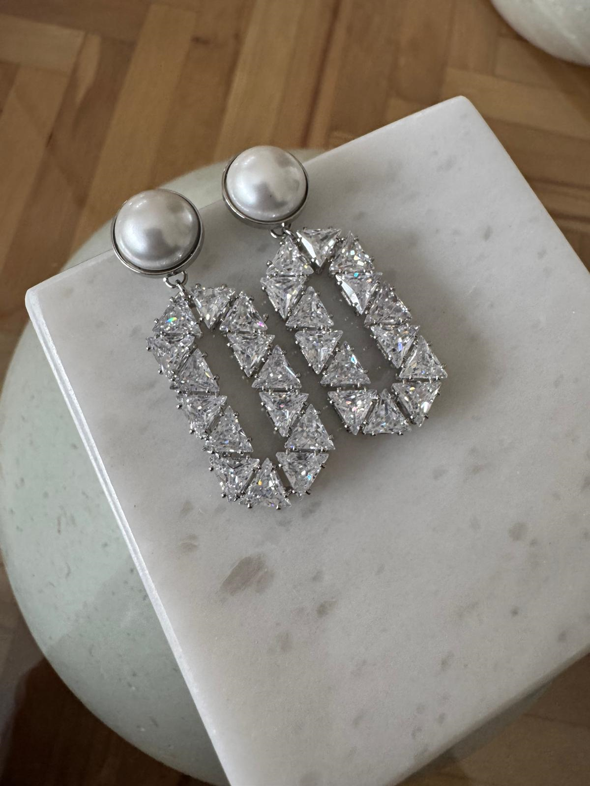 BÜYÜK İNCİ TAŞLI KÜPE