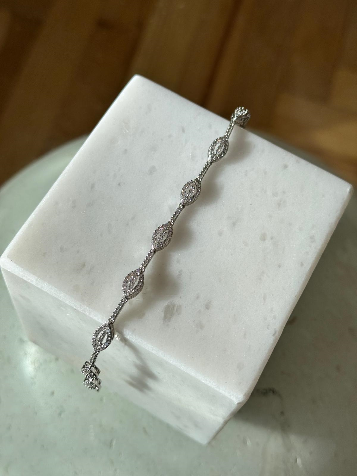 SILVER SU YOLU BİLEKLİK