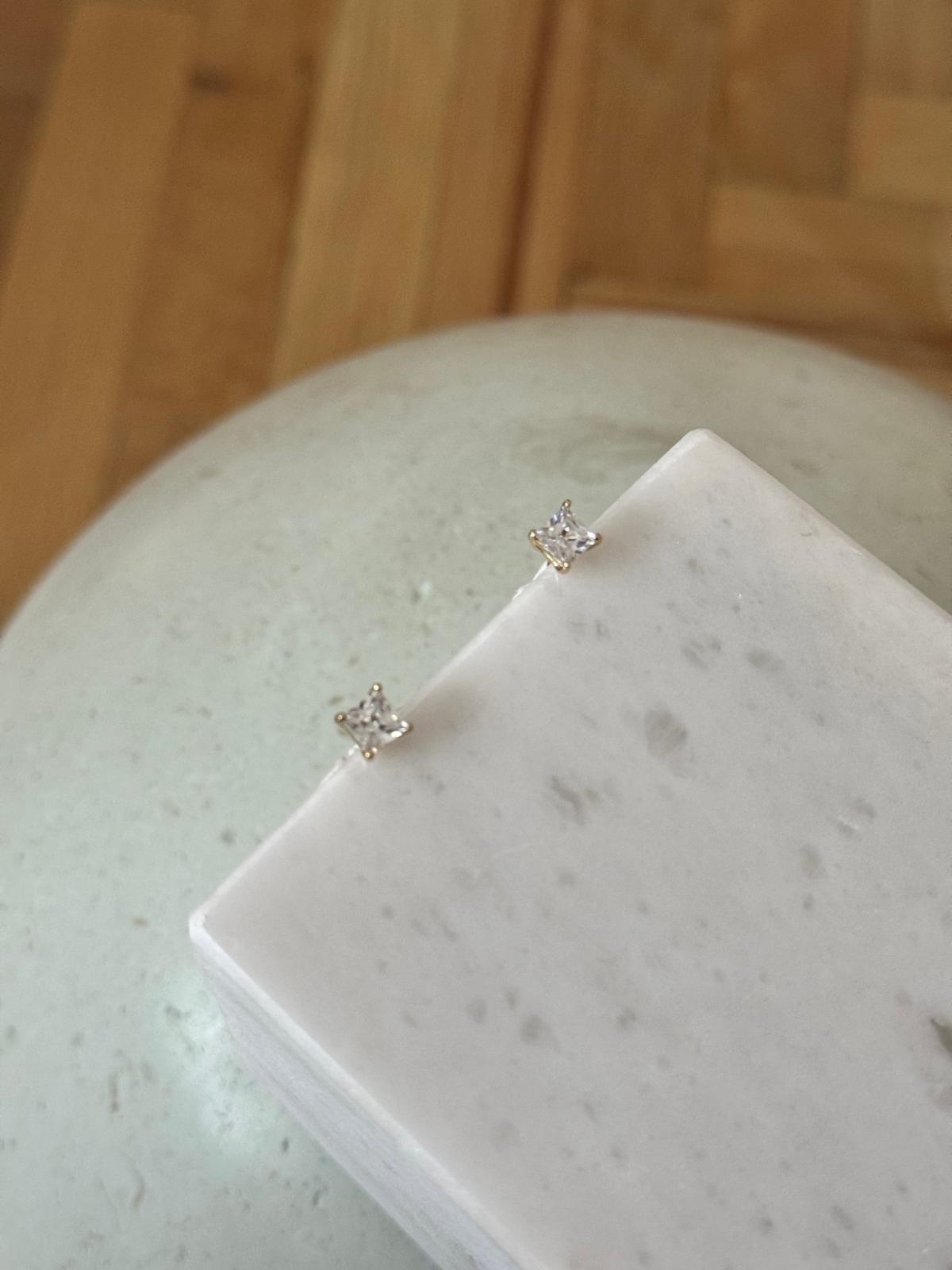 KARE TEK TAŞ KÜPE 2 MM