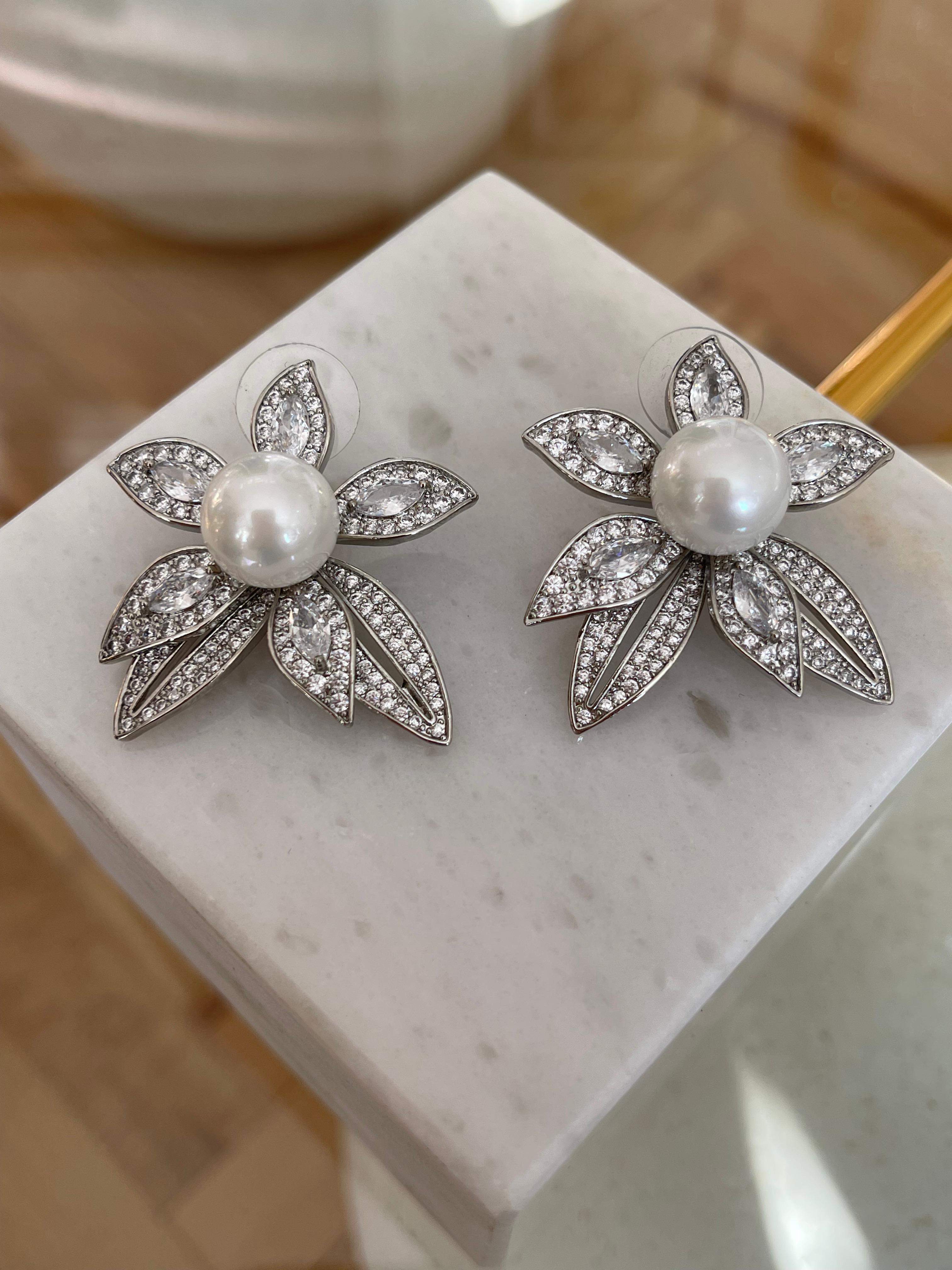 Silver İnci Çiçek KÜPE