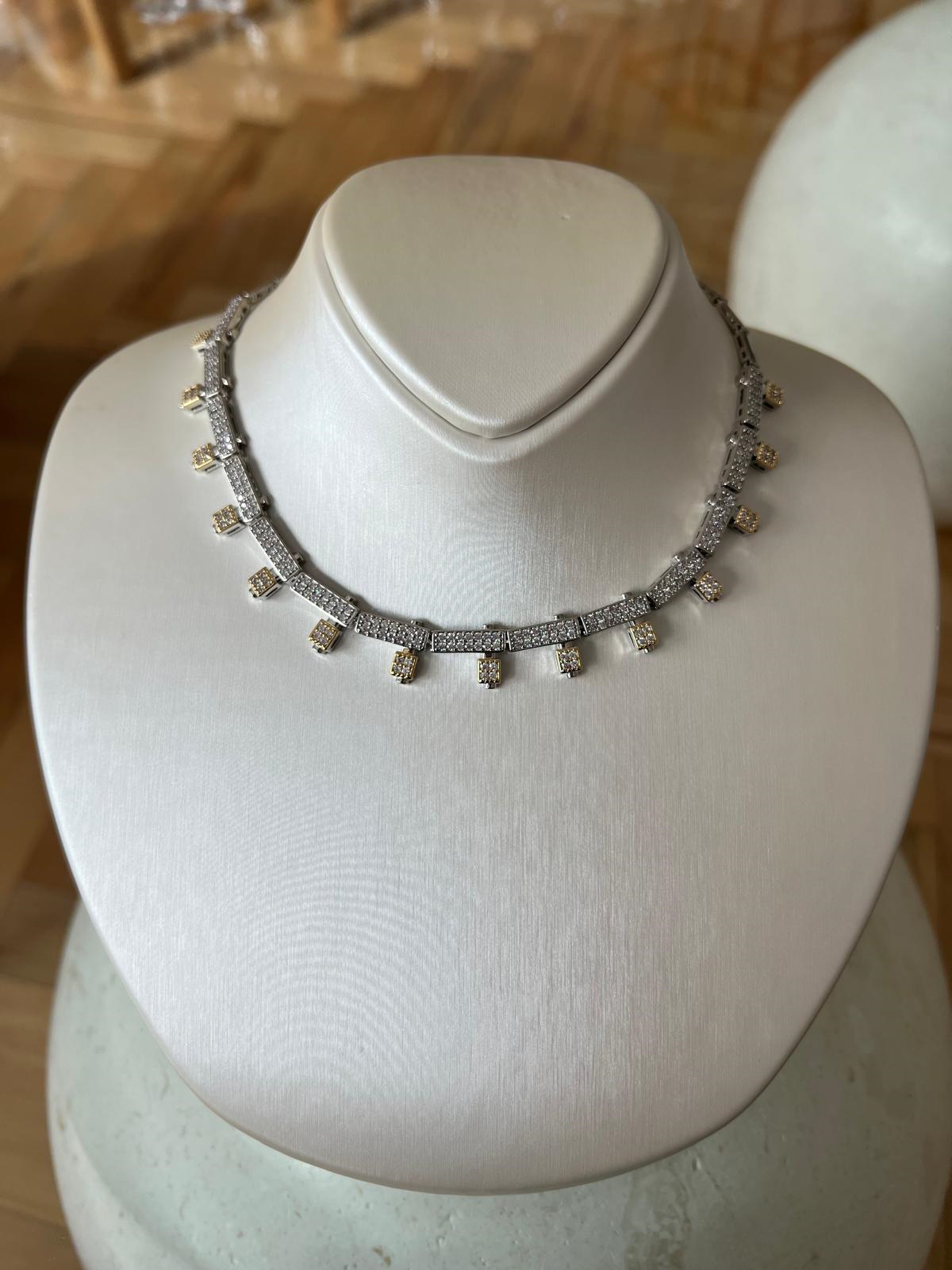 Taşlı kare italyan zincir 