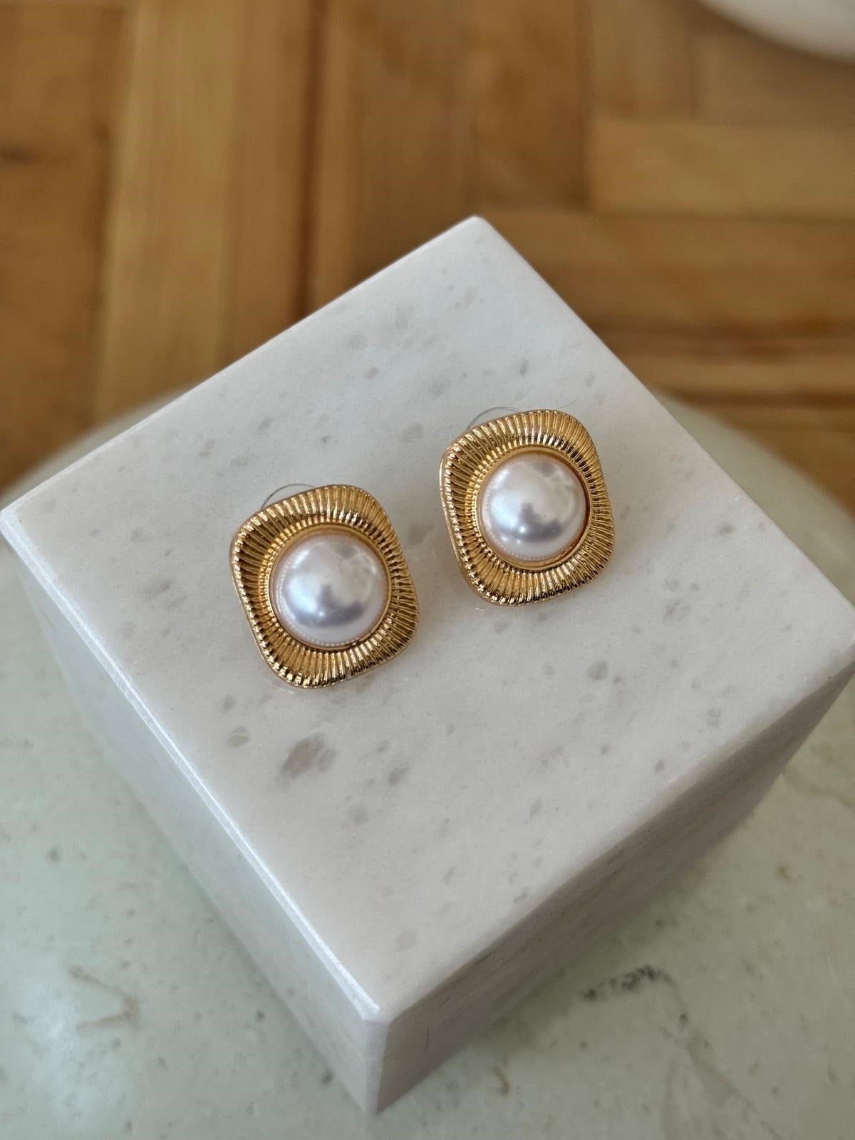 VİNTAGE ÇİZGİLİ KÜPE