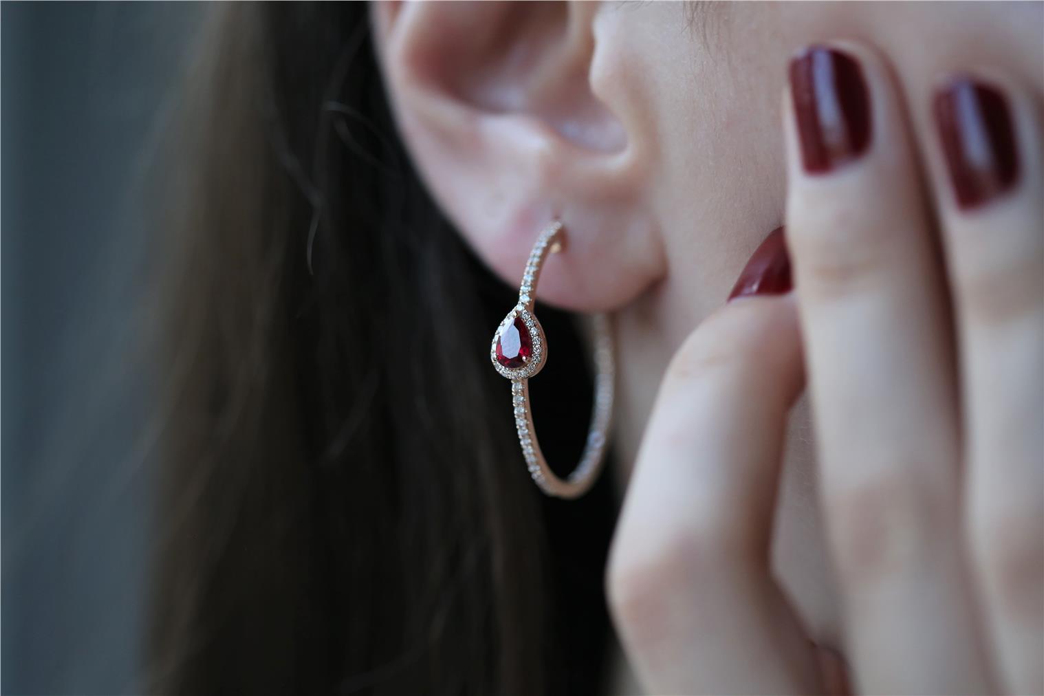 1,72 Karat Yakut Pırlanta Küpe