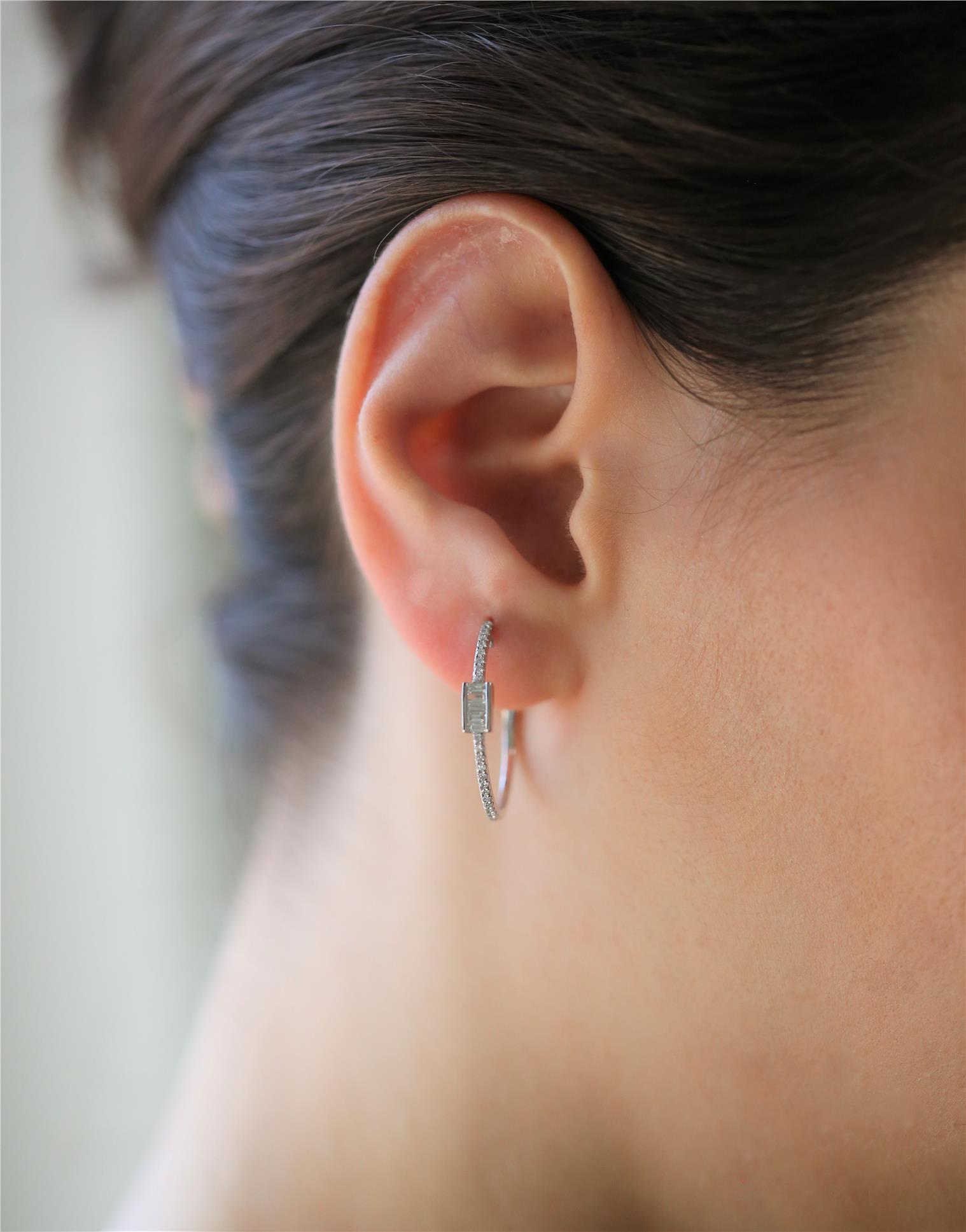 0,43 Karat Baget Pırlanta Küpe