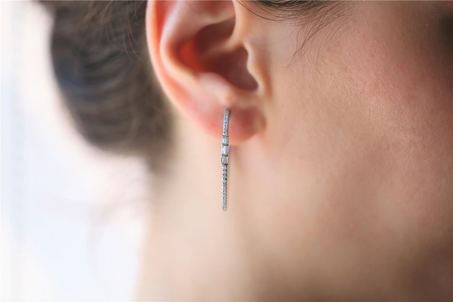 0,54 Karat Baget Pırlanta Küpe