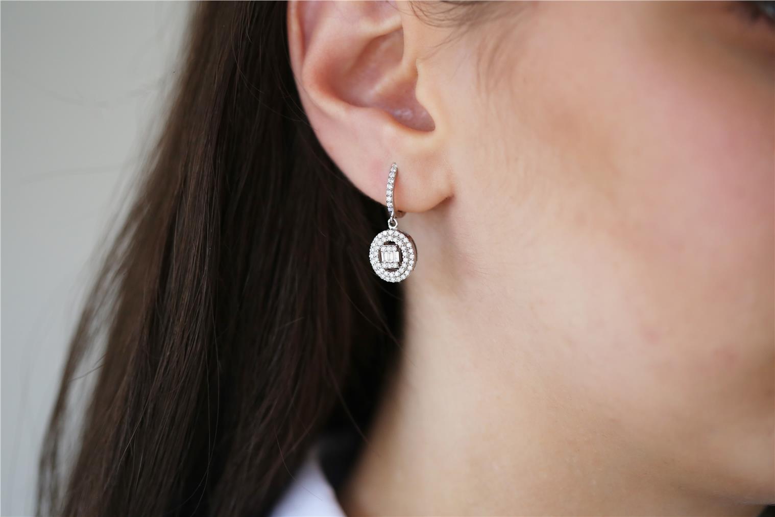 0,85 Karat Baget Pırlanta Küpe