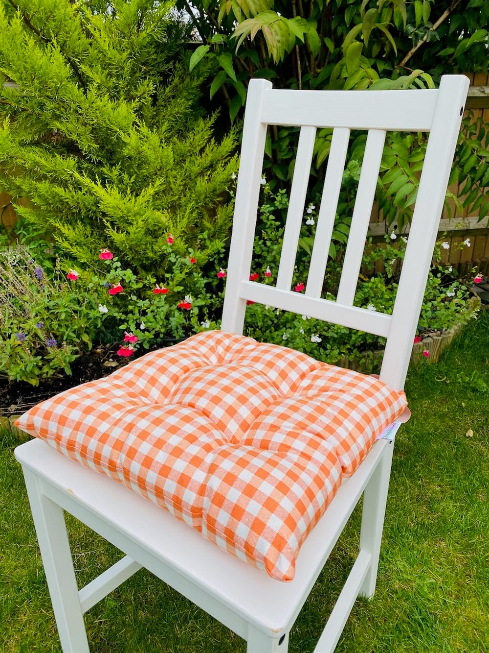 Ekose Desen Turuncu Renk Pamuklu Kumaş Pofidik Kare Dekoratif Sandalye Minderi 35x35 cm