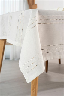 Masa Örtüsü Seti Çeyizlik 12 Kişilik 26 Parça Masa Örtüsü SetiSamimi bir yemek, aile içinde hoş bir akşam masanıza uyacak masa örtüleri ve runner'lar