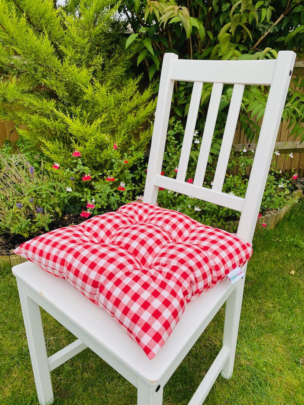 Ekoseli Kırmızı Renk Pamuklu Kumaş Pofidik Kare Dekoratif Sandalye Minderi 35x35 cm
