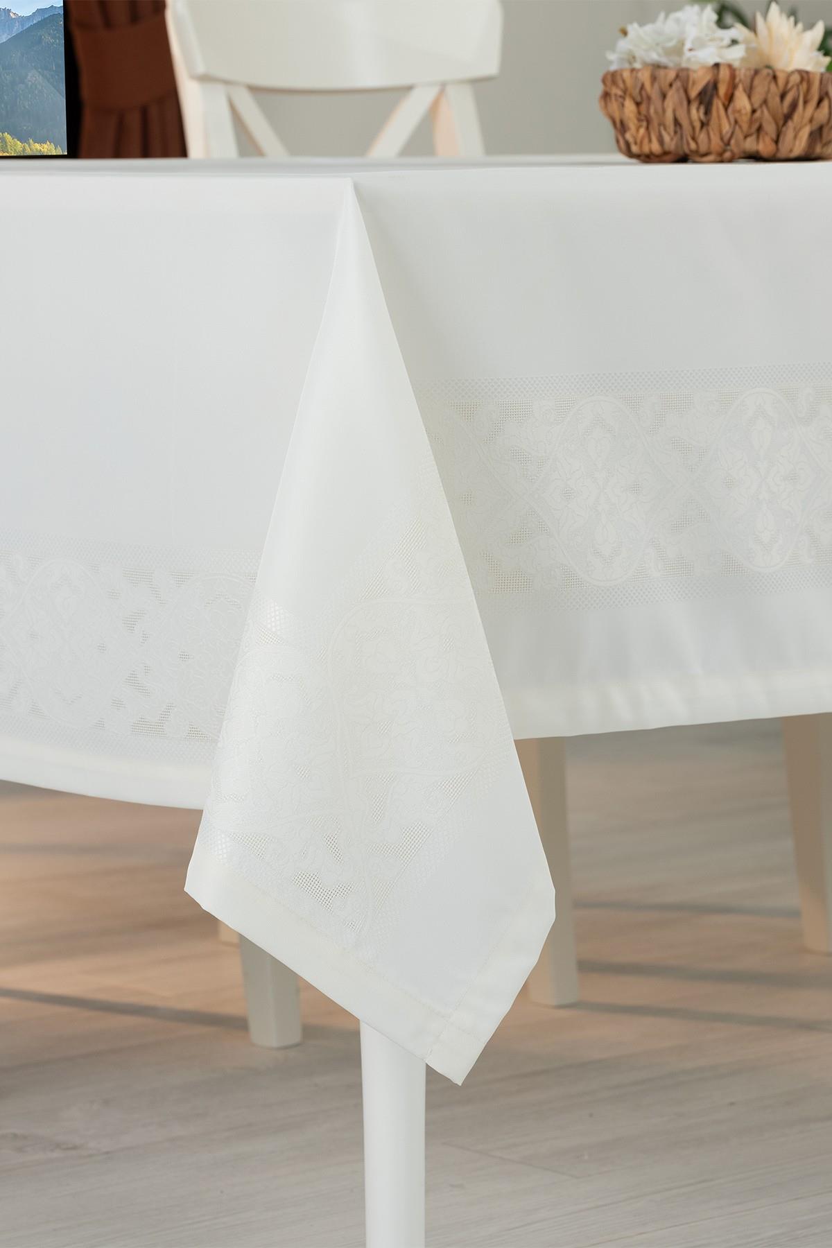 Pano Jumbo Masa Örtüsü Leke Tutmaz Polyester Jakarlı Pano 8 Kişilik Lüks Krem 150 x 220 cm Masa ÖrtüsüSamimi bir yemek, aile içinde hoş bir akşam masanıza uyacak masa örtüleri ve runner'lar