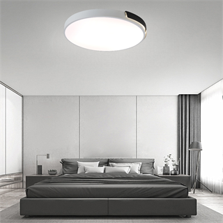 KUMANDALI LED AYDINLATMA BEYAZ-SİYAH ŞERİTLİ TAVAN LAMBASI, PLAFONYER