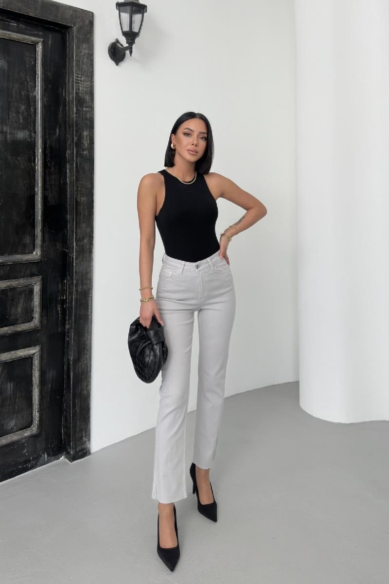 Dikişsiz Paça Mom Fit Kot Pantolon