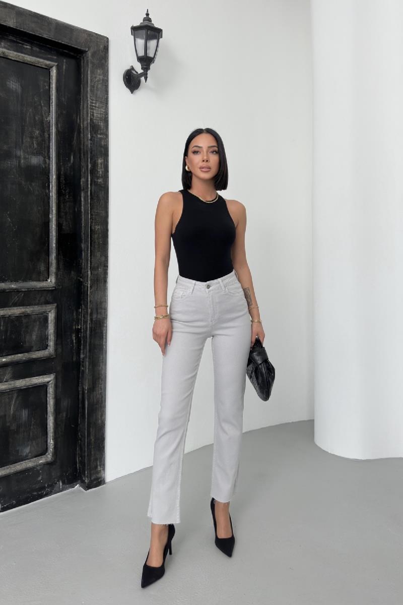 Dikişsiz Paça Mom Fit Kot Pantolon