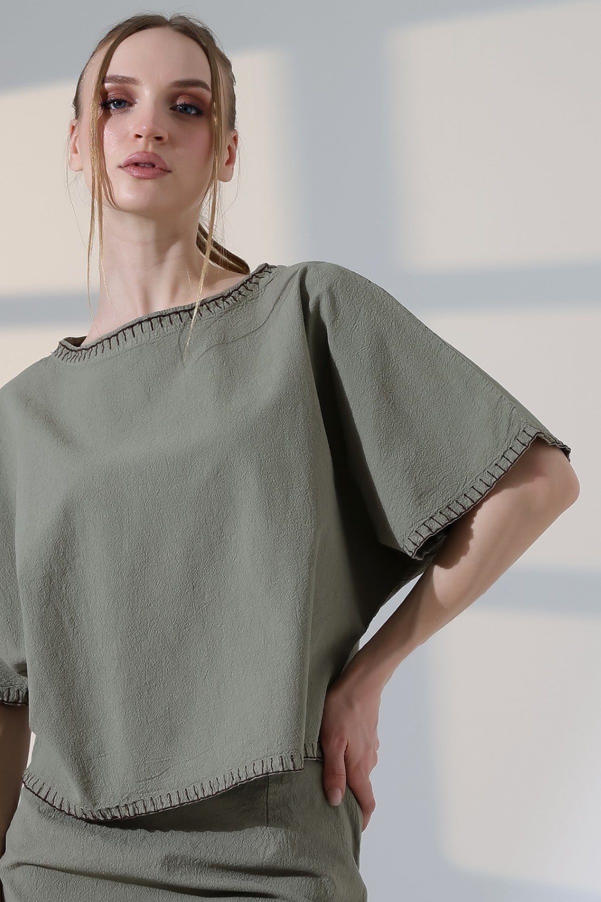 Nakışlı Oversize Bluz