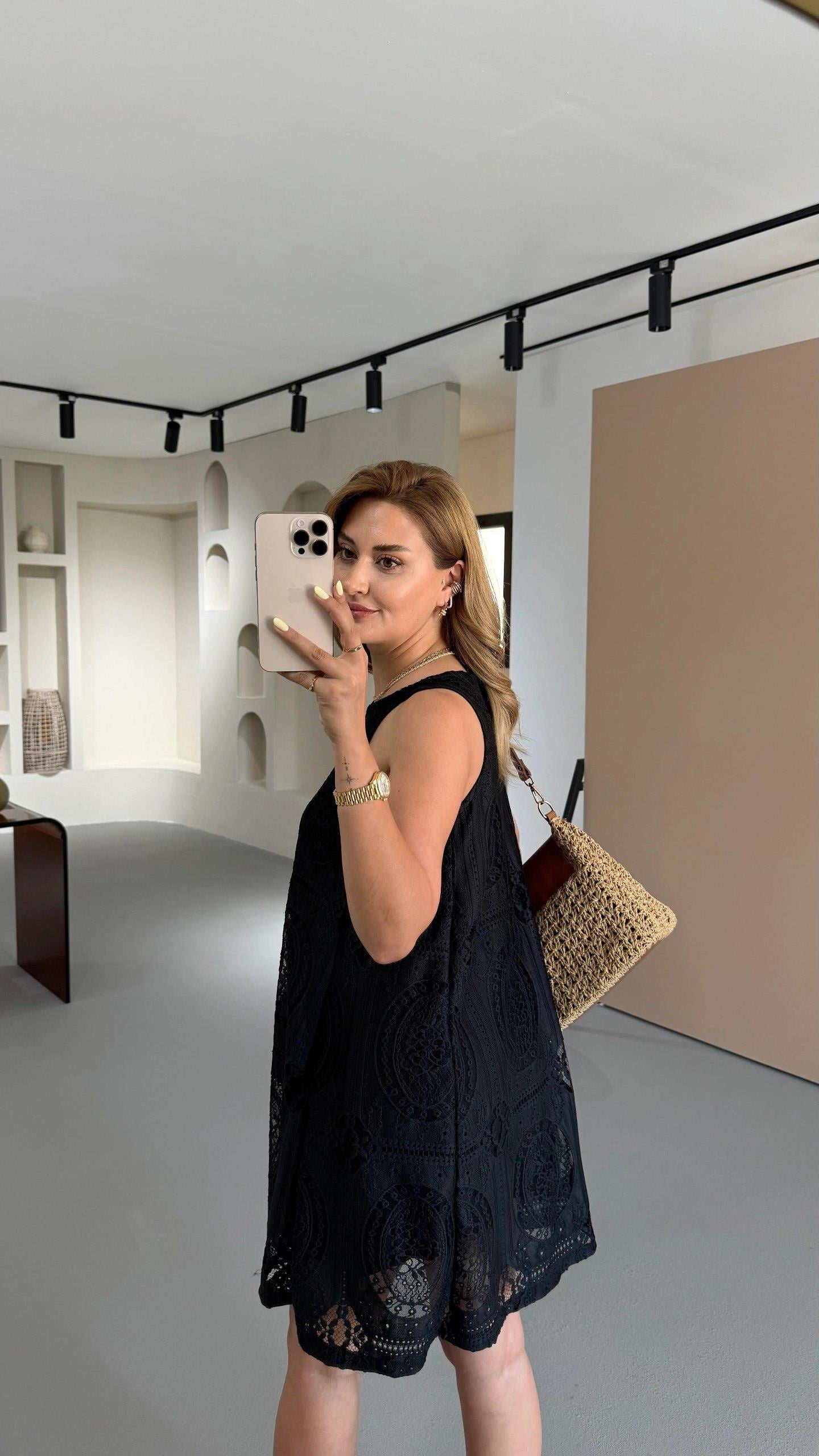 Astarlı Güpürlü Elbise