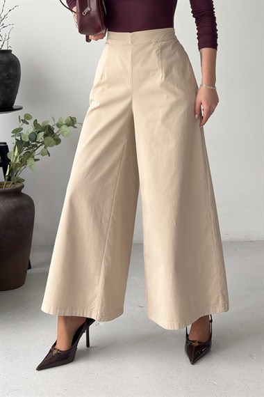 Arkası Lastikli Bol Paça Kot Pantolon 7120