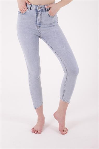 Asimetrik Paçalı Kot Pantolon