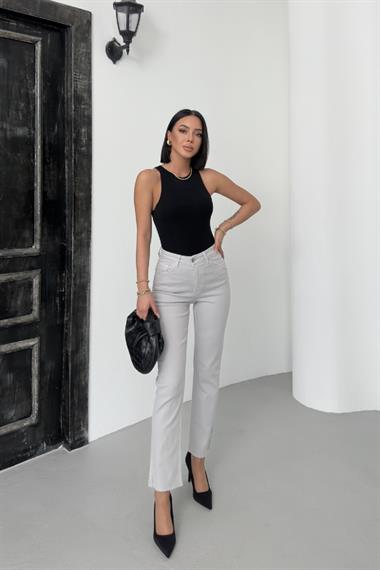 Dikişsiz Paça Mom Fit Kot Pantolon