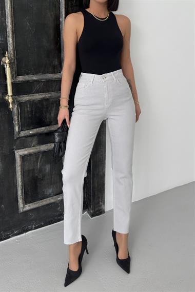 Dikişsiz Paça Mom Fit Kot Pantolon
