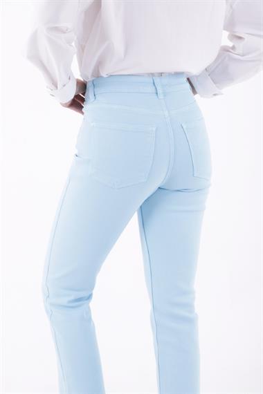Dikişsiz Paça Mom Fit Kot Pantolon
