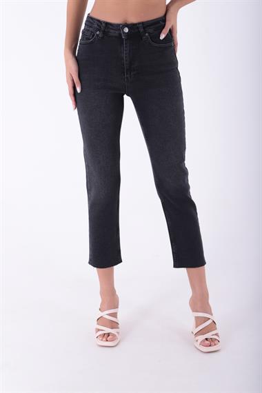 Dikişsiz Paça Mom Fit Kot Pantolon