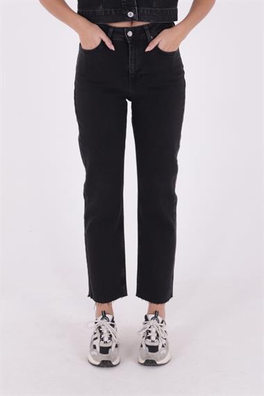 Dikişsiz Paça Mom Fit Kot Pantolon