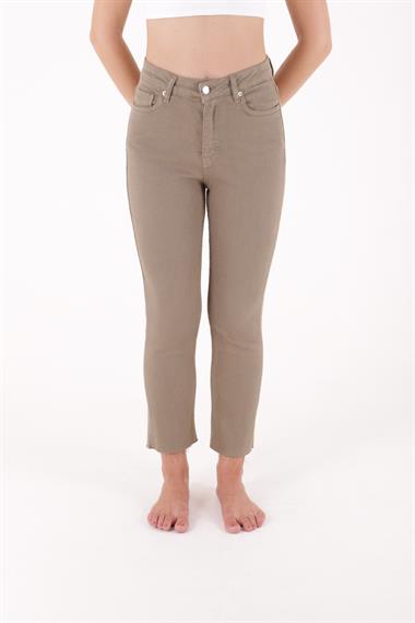 Dikişsiz Paça Mom Fit Kot Pantolon