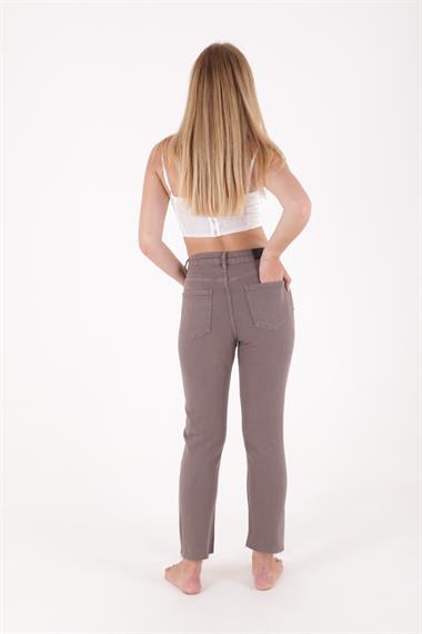 Dikişsiz Paça Mom Fit Kot Pantolon