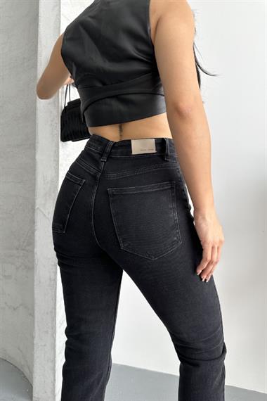 Parçalı Önü Yırtmaçlı Dikişsiz Paça Pantolon