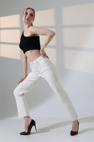 Şerit Taşlı Mom Fit Kot Pantolon 7110