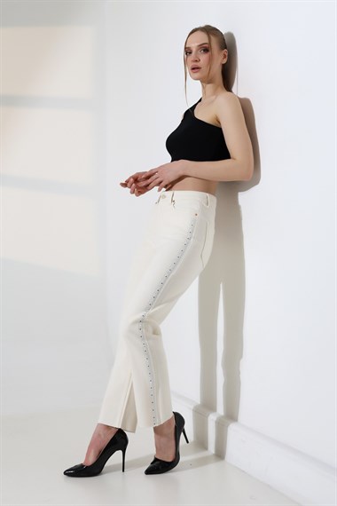 Şerit Taşlı Mom Fit Kot Pantolon 7110