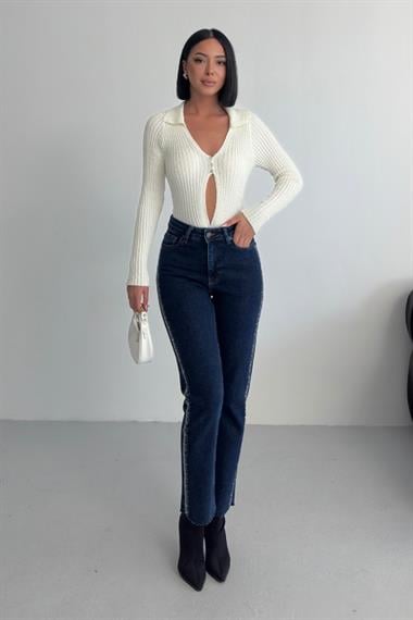 Şerit Taşlı Mom Fit Kot Pantolon