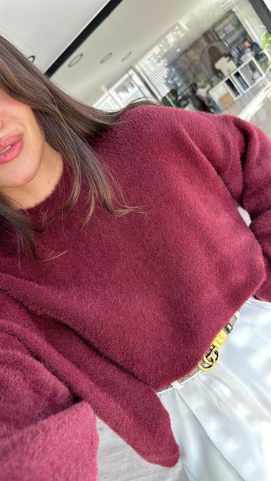 Geniş Kol Sakallı Yumoş Triko Kazak