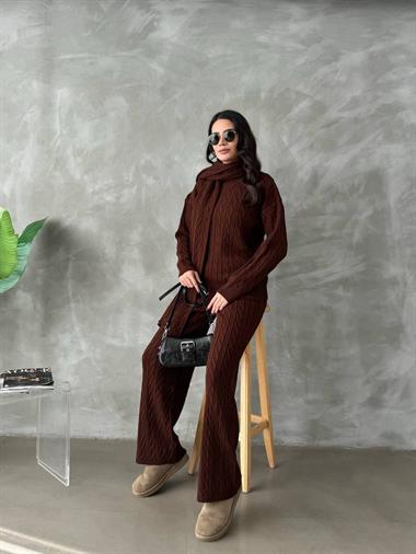 Şal Detay Örgü Desenli Triko Takım