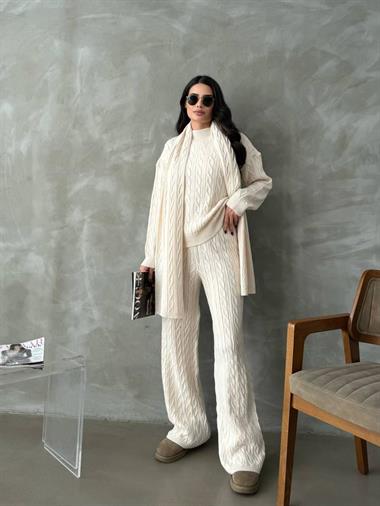 Şal Detay Örgü Desenli Triko Takım